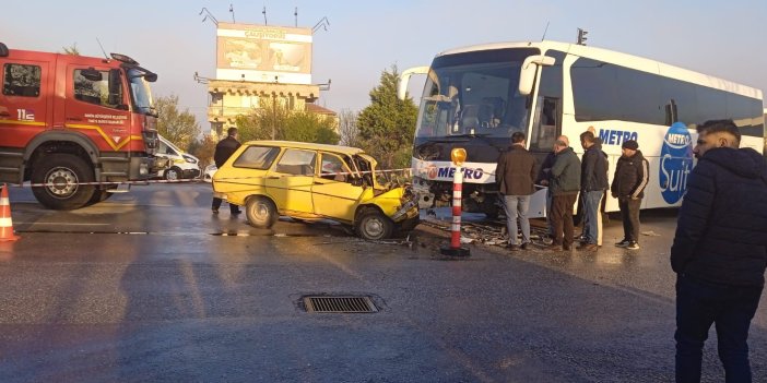 Manisa'da otobüsle çarpışan otomobilin sürücüsü hayatını kaybetti