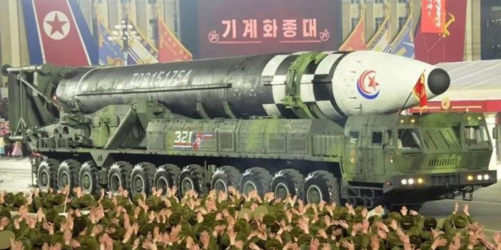 Kuzey Kore katı yakıtlı füze iddialarını doğruladı