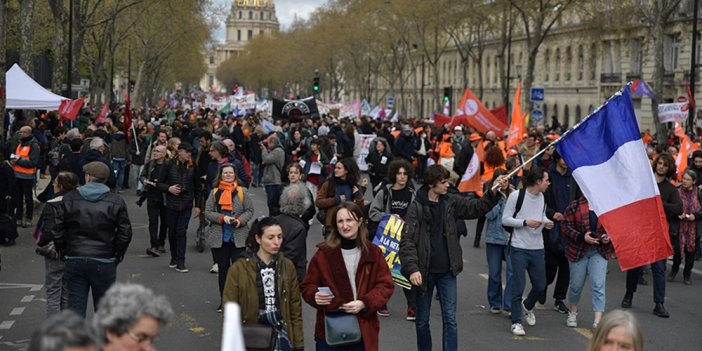 Fransa'da hükümetin emeklilik reformu için kritik gün