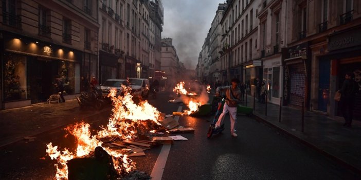 Emeklilik reformu onaylanınca Fransa‘da gösteriler şiddetlendi
