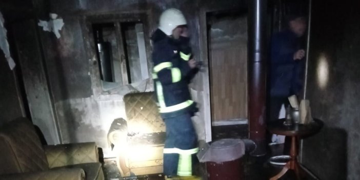 Erzincan’da evin çatısında yangın çıktı 