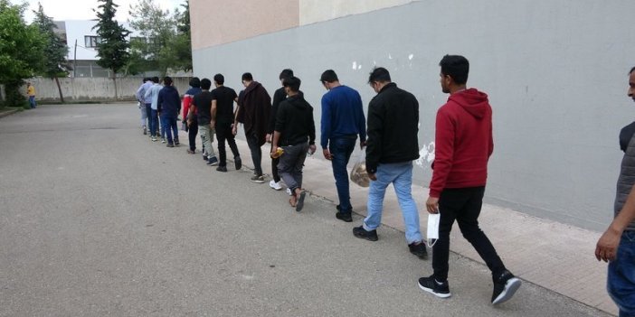 Bitlis'te 70 göçmen yakalandı