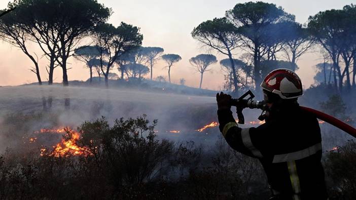 Fransa'daki yangında 1000 hektardan fazla alan zarar gördü
