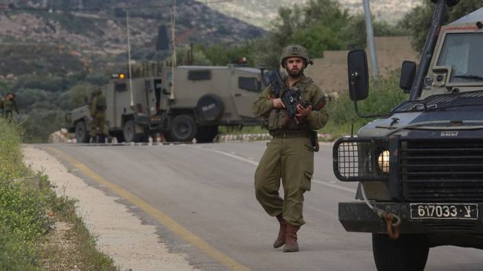 İsrail’de askerler komutanları görevden alınınca üslerini terk ettiler