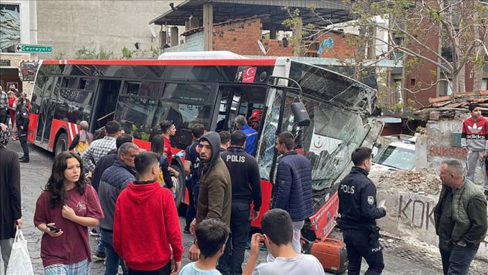 Belediye otobüsü duvara girdi: 10 yaralı