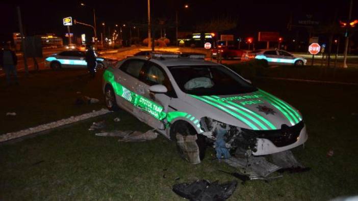 Polis aracı, otomobille çarpıştı: 6 yaralı