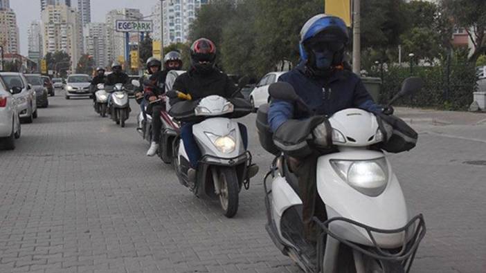 Bakan Kurum açıkladı: İstanbul'daki moto kuryeler için yol kenarlarına cepler açılacak