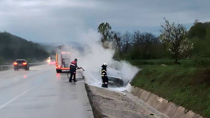 Samsun'da seyir halindeki araç yandı
