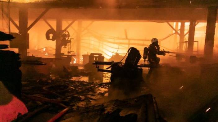 Mersin'deki mobilya fabrikası yangınında ölenlerin sayısı 4'e yükseldi