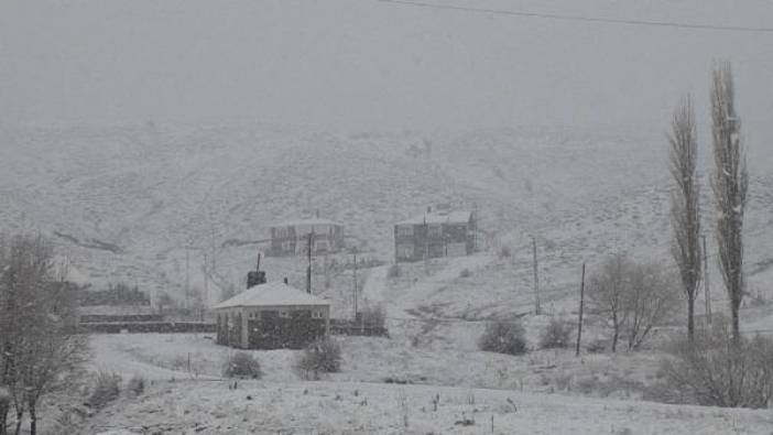 Sivas'ta Kızıldağ'da Kar Sürprizi