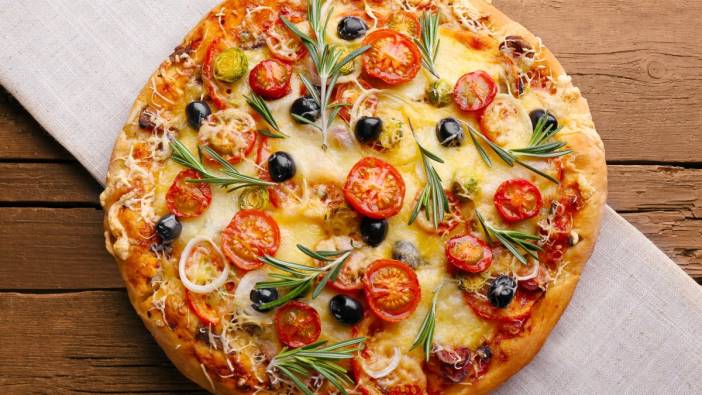 Evde pizza nasıl yapılır? Kolay pizza tarifinin malzemeleri neler?