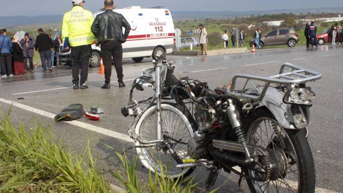 Otomobille motosiklet çarpıştı: 17 yaşındaki motosiklet sürücüsü hayatını kaybetti