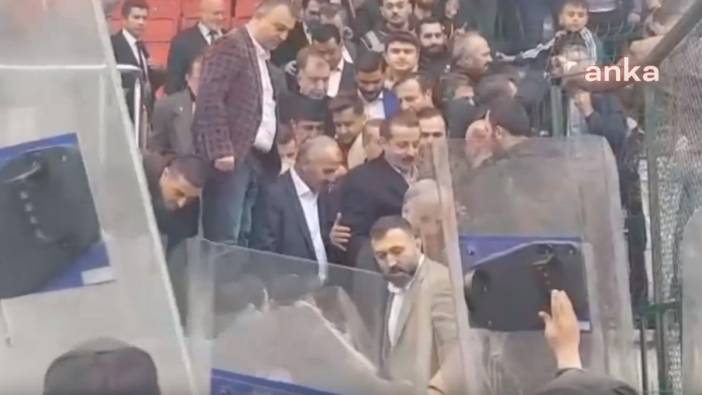 AKP'li isme maç izlediği statta büyük şok: Çevik kuvvet eşliğinde ayrıldı