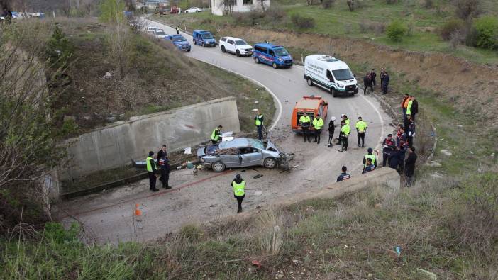 Otomobil 5 metreden alt geçide uçtu: 1'i çocuk 3 ölü, 2 yaralı