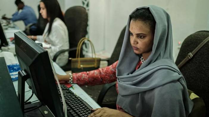 Yoksul ülkelerdeki kadınların yüzde 90'ı internetten yoksun