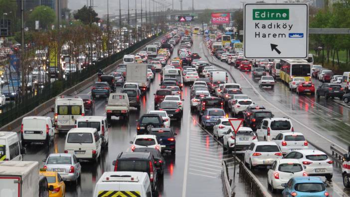 İstanbul’da yağmur trafiği durma noktasına getirdi. İşte o görüntü