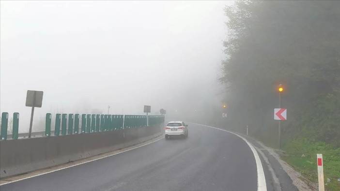 Sürücüler dikkat! Bolu Dağı'nda sağanak ve sis etkili oluyor
