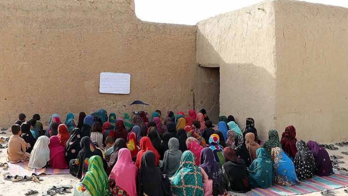 BM’den Taliban’a kadınlara yönelik yasakları için çağrı
