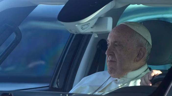 Papa 3 günlük ziyaret için Macaristan'a gitti