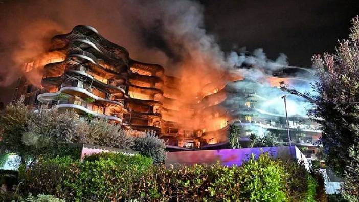İzmir'deki yangının sebebine dair yapı şirketinden açıklama