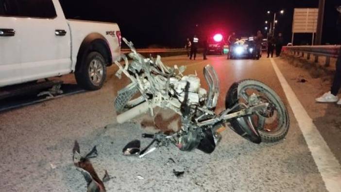 Edirne'de feci kaza: Motosikletli hayatını kaybetti, sürücülerden biri kaçtı