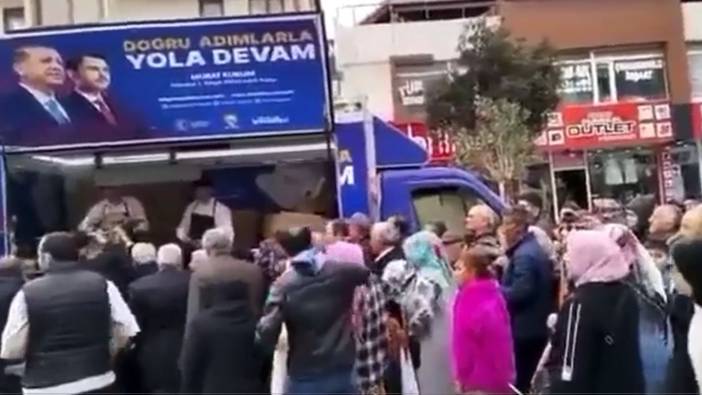 AKP seçim arabasından ücretsiz ekmek dağıttı izdiham oluştu: Hani ekonomi kötü değildi hani Türkiye uçuyordu?