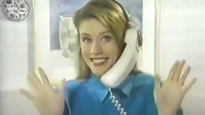 90'ların eller serbest telefon reklamı hiç unutulmadı. Sosyal medyada tık rekoru kırdı