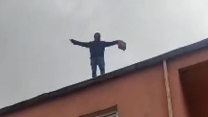 Kentsel dönüşüm mağduru vatandaş kendini yakmak için evin çatısına çıktı