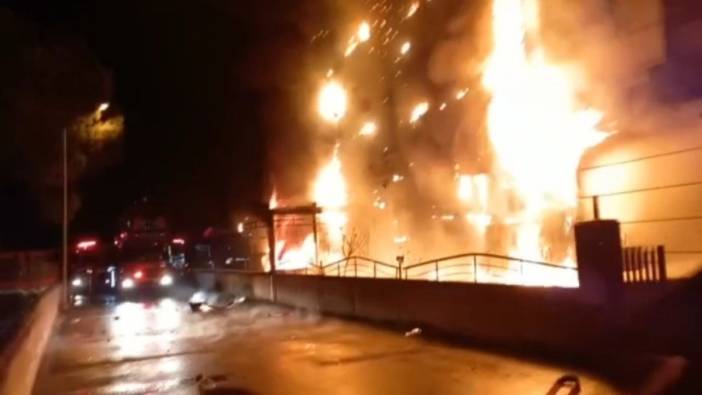 Samsun'da lokantada çıkan yangın evlere sıçradı, alevler geceyi aydınlattı