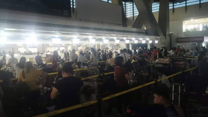 Havalimanında elektrik kesintisi: 46 uçuş iptal edildi