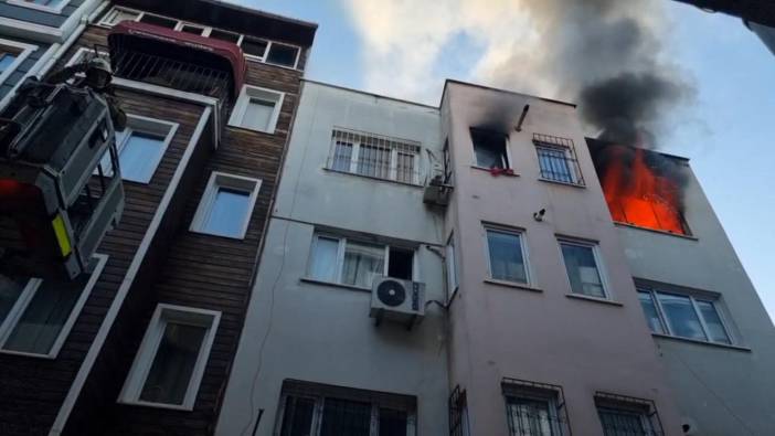 Beyoğlu’nda binada çıkan yangın çevredekileri korkuttu