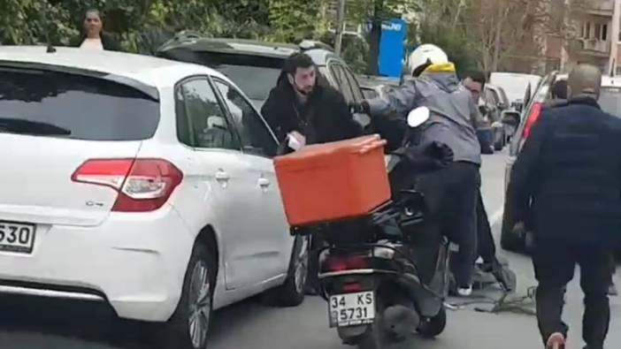 Kadıköy'de motosiklet sürücüsünün darbedilmesi kamerada