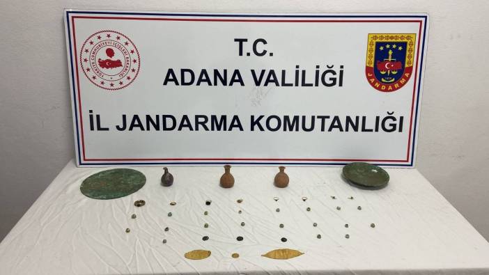 Adana’da bir araçta 38 tarihi eser ele geçirildi