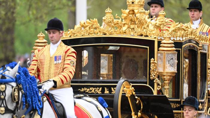 Kral 3. Charles'ın taç giyme törenini protesto eden grubun liderine gözaltı