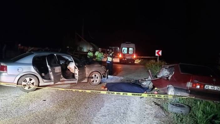 Bilecik'te iki otomobil kafa kafaya çarpıştı: 1 ölü