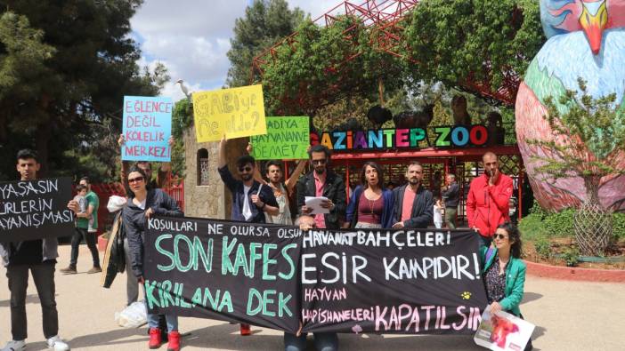 Gaziantep Hayvanat Bahçesi önünde ‘kapatılsın’ eylemi