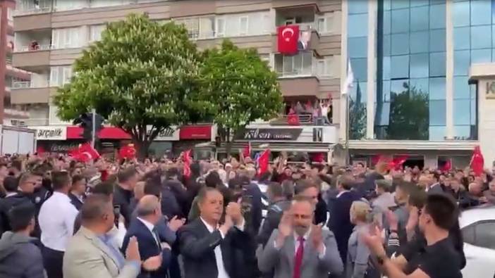 İmamoğlu'nun Konya'daki mitinginde provokasyon girişimi. Bir kişi polis aracına alındı