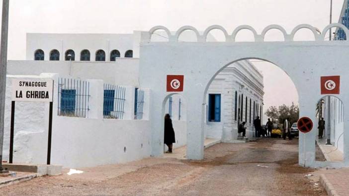 Tunus'ta sinagog yakınına saldırı: 4 kişi öldü