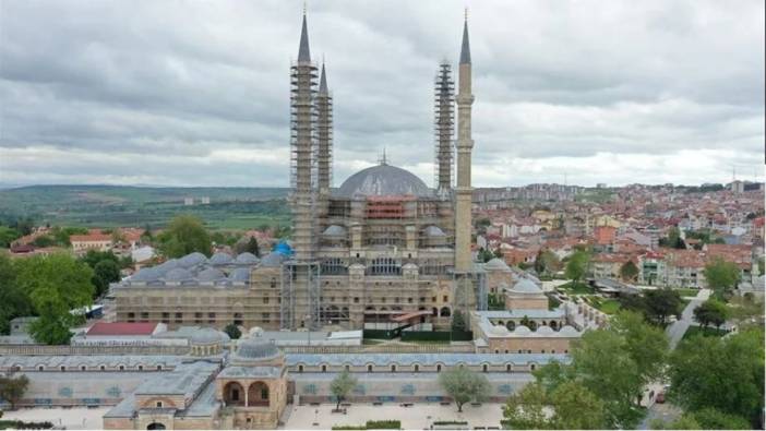 Selimiye Camisi'nin ana kubbesinde kurşun örtü çalışmaları tamamlandı