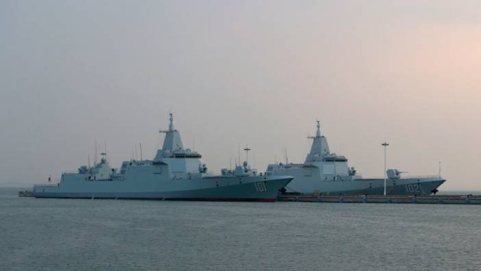 Çin savaş gemileri Japonya'nın etrafını sardı. Uzakdoğu'da gerilim yükseliyor