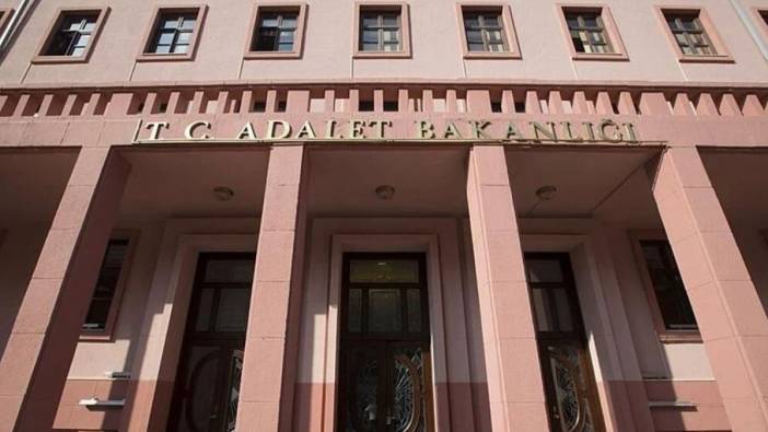 Adalet Bakanlığı: FETÖ elebaşının iadesi istenmiştir