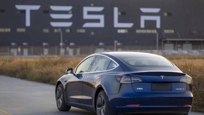Tesla sattığı araçları geri çağırıyor. Dev markadan korkutan hamle