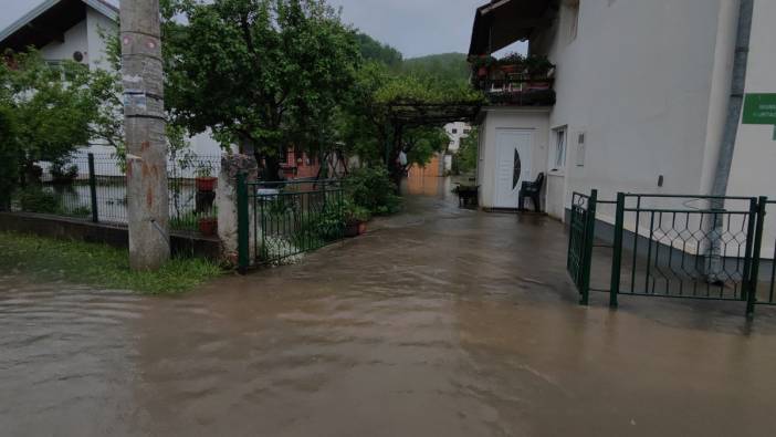 Bosna Hersek ve Hırvatistan'da şiddetli yağışlar sele neden oldu