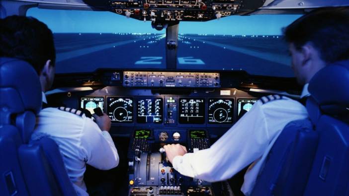 Para karşılığı pilot lisansı verdiler: Yunan çete yakayı ele verdi