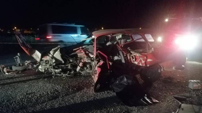 Osmaniye'de iki otomobil kafa kafaya çarpıştı: 1 ölü, 2 yaralı