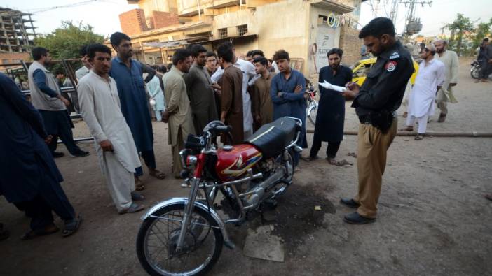 Pakistan'da bombalı saldırı. 1 ölü