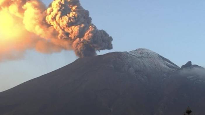 Popocatepetl Yanardağı’ndaki patlamalar okulları tatil etti