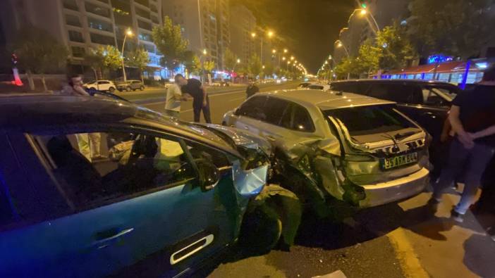 Diyarbakır'da kontrolden çıkan otomobil dehşet saçtı: 9 yaralı