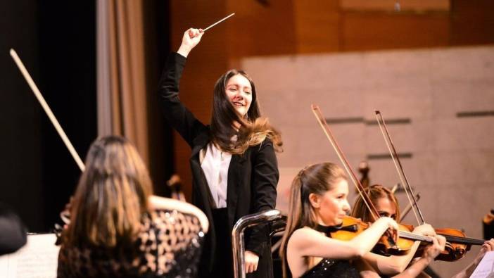 Kadın orkestra şefi Nisan Ak'ın paylaşımı sosyal medyayı salladı