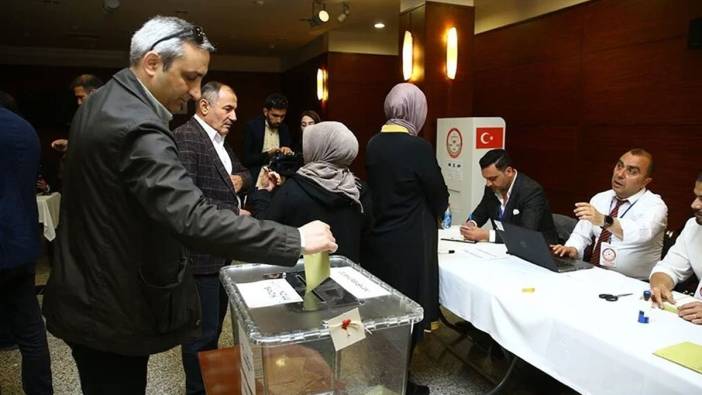 Yurt dışında kayıtlı Türk seçmenler oy vermeye başladı